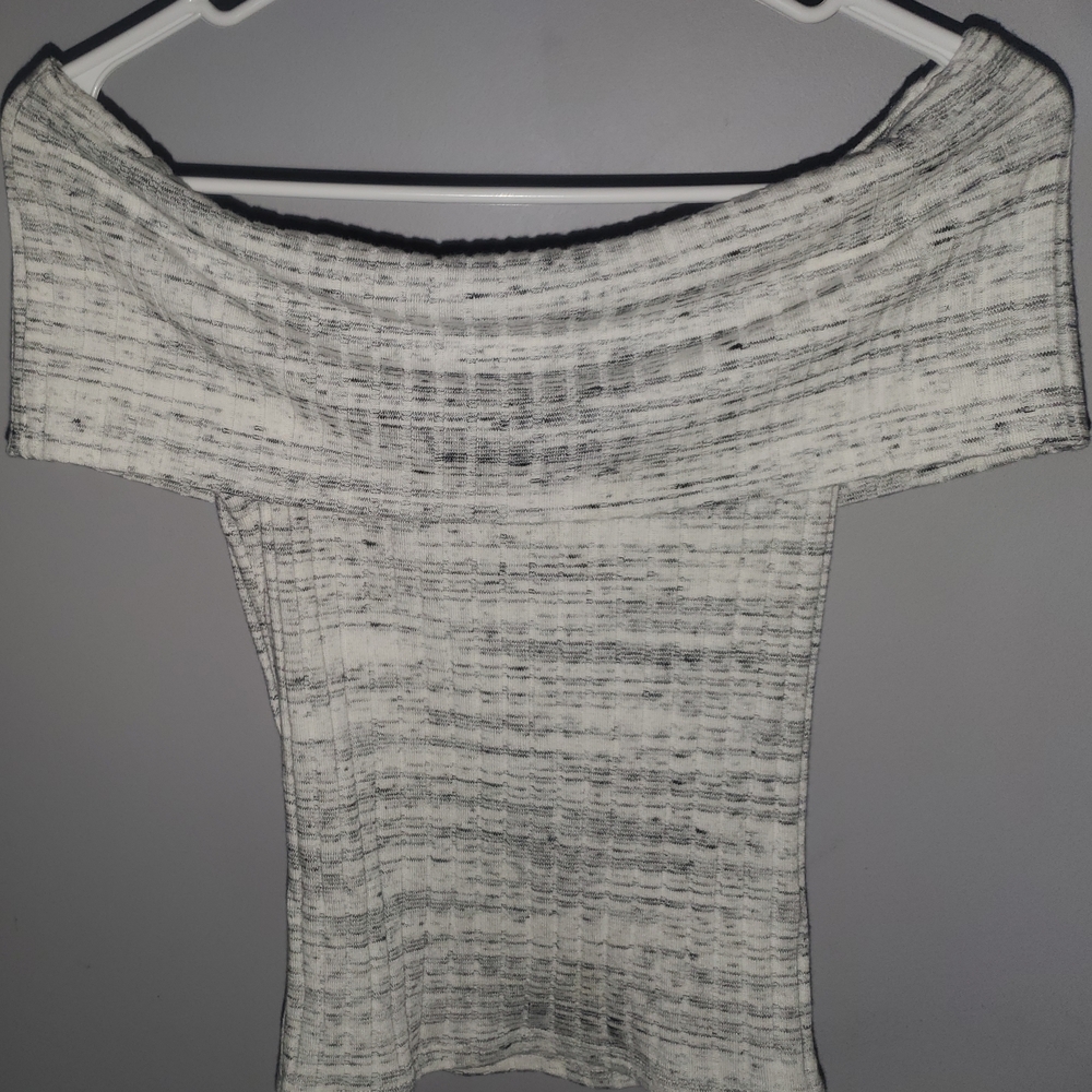 Off-Shoulder Ribbed Knit Blouse in White and Black Marled